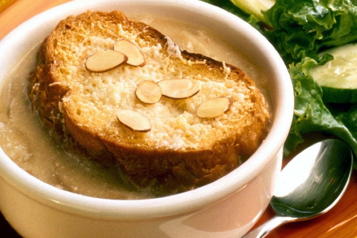 Spanish Almond-Onion Soup