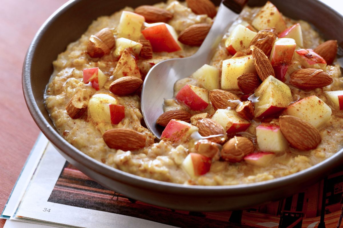 Hearty Apple Almond Oatmeal