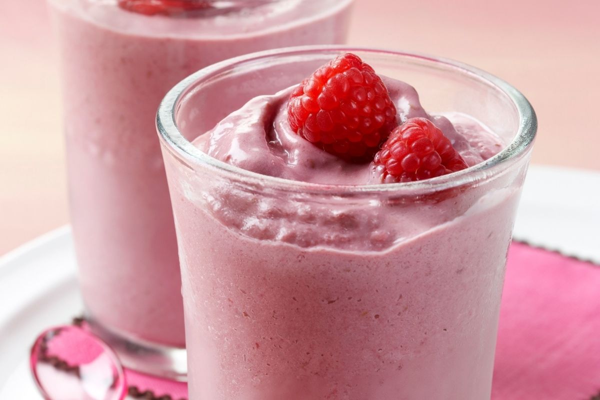 Robust Raspberry Almond Smoothie