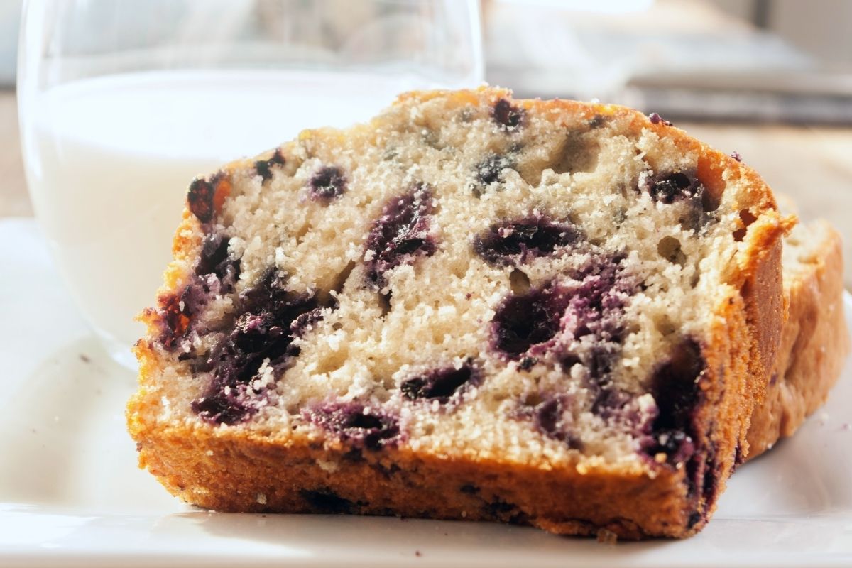 Lemon Almond and Blueberry Cake