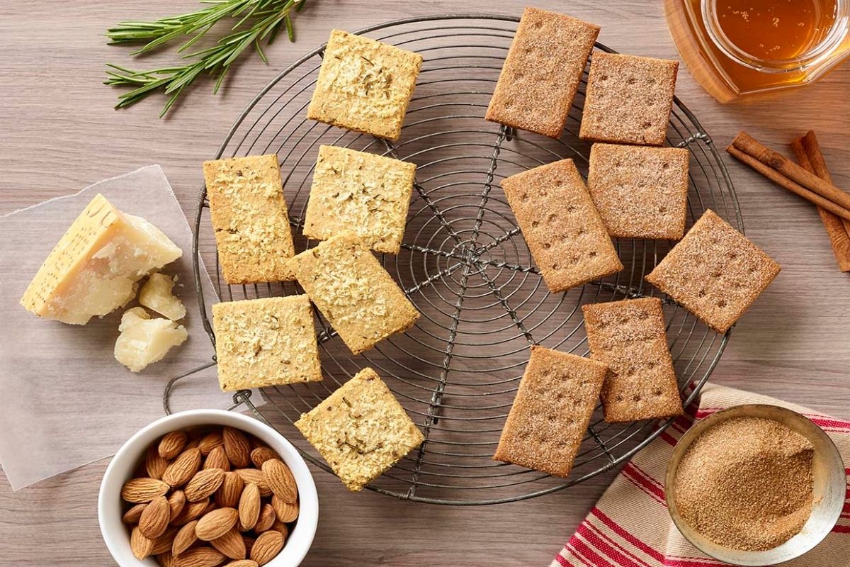 Honey-Cinnamon "Graham" Almond Pulp Crackers